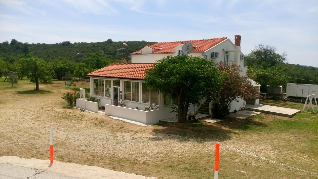 Guesthouse Budima Banići Extérieur photo